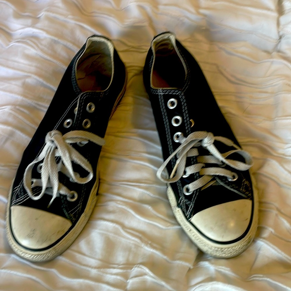 Black chuck Taylor’s 8